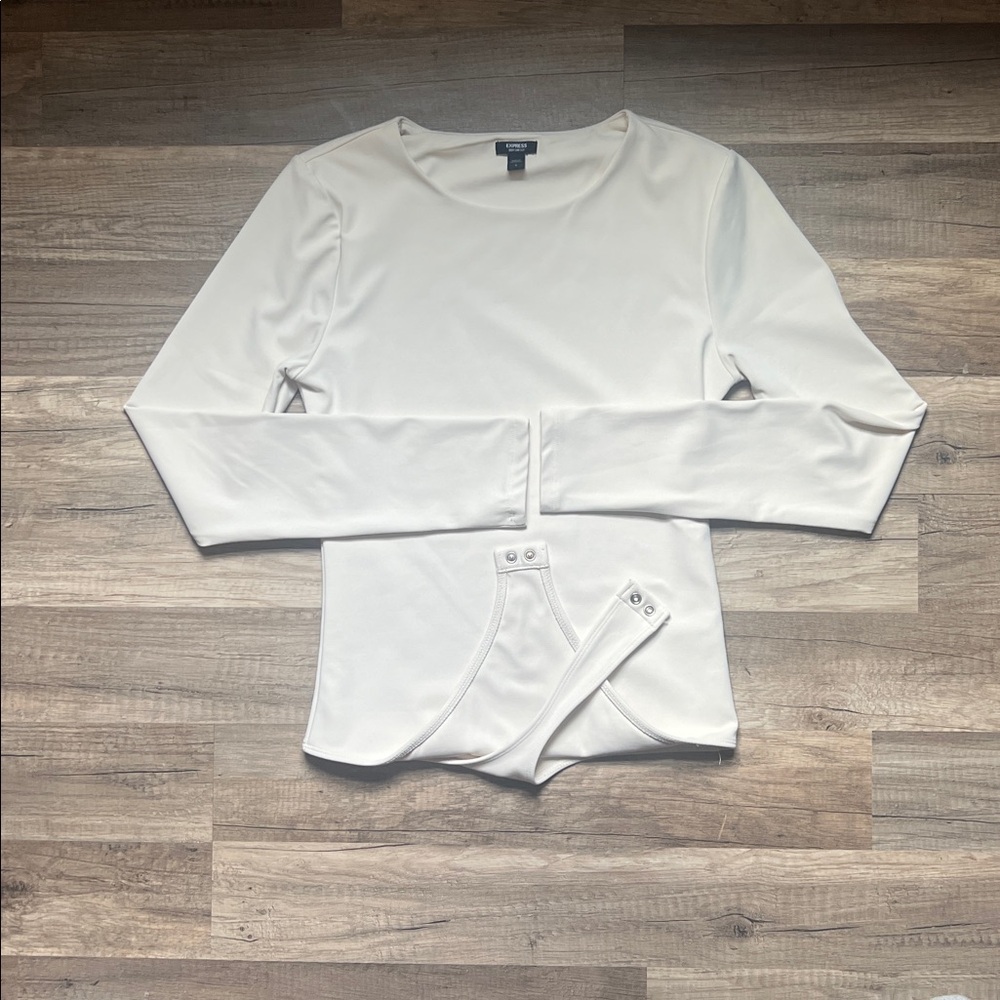 Express Ivory Long-Sleeve Snap Bodysuit